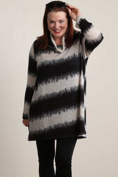 #7000BW   PLUS Ivory Print Cowl Neck Tunic